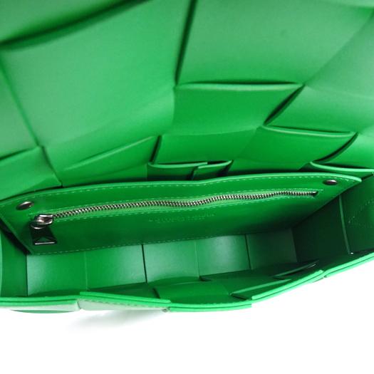 BOTTEGA VENETA（ボッテガ・ヴェネタ） カセットミディアム クロス