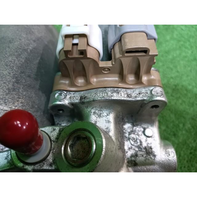 アクア DAA-NHP10 ABSアクチュエーター ブレーキブースターセット