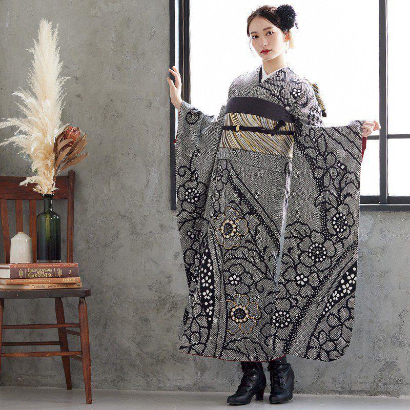 振袖レンタル 黒 総絞り金駒桜模様(絹) 成人式 結婚式 一点物 モデル