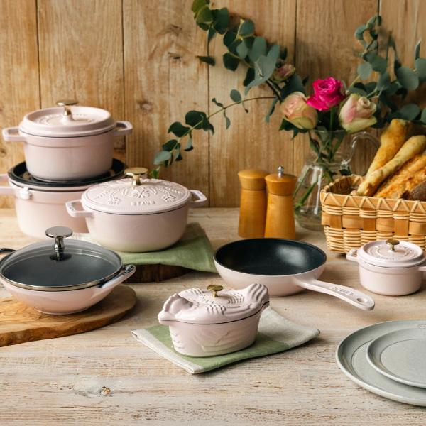 日本未発売 海外限定 ストウブ ハローキティノブ 鍋・フライパン