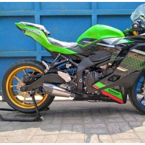 KAWASAKI ZX-25R 2023〜2024 AUSTINRACING スリップオンマフラー