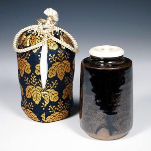送料無料（茶道具/濃茶器）瀬戸 中興名物 三笠山肩衝茶入写し 笹田有祥