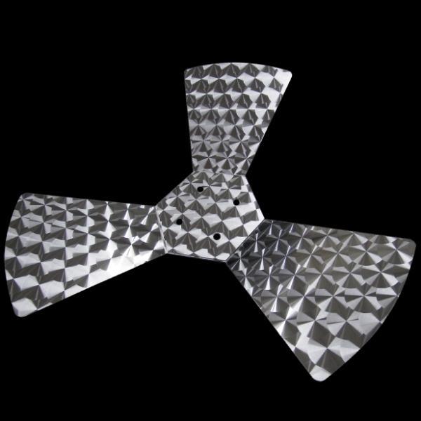 3枚羽 プロペラ スピンナー ウロコ柄 22.5インチ【RQWS2】 : Royal