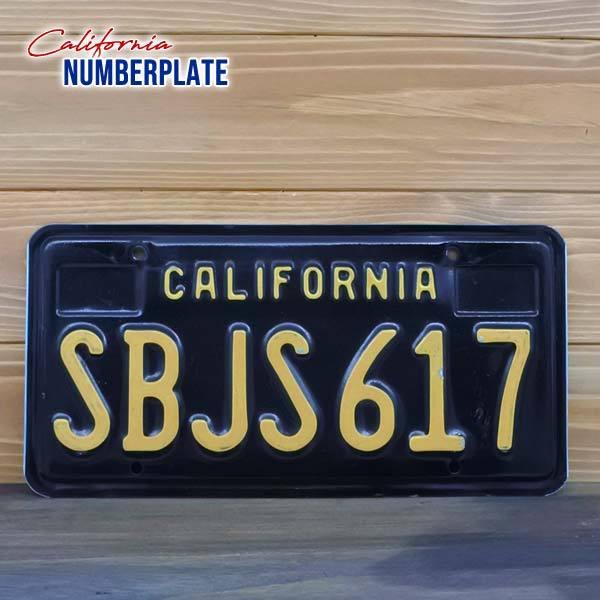 USED品 カリフォルニア ナンバープレート ブラック アメリカ