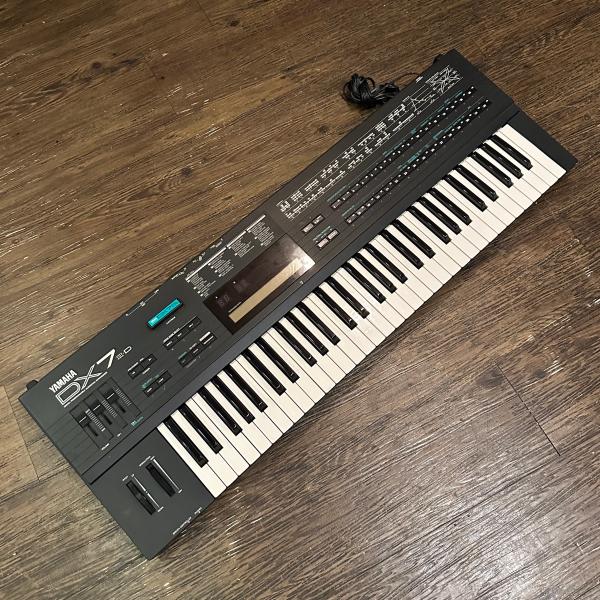 YAMAHA（ヤマハ） Yamaha DX7-IID Synthesizer シンセサイザー