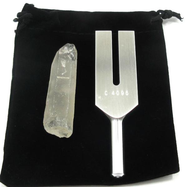 クリスタルチューナー 4096Hz 日本製 ヒマラヤ水晶ポイント ポーチ