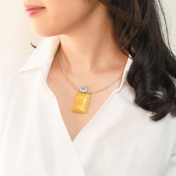 ロイヤルアンバー ブルートパーズ ペンダント ネックレス 希少な乳白色