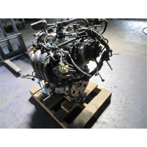 トヨタ 純正 エスクァイア 《 ZRR85G 》 エンジン 19000-37682 P10300