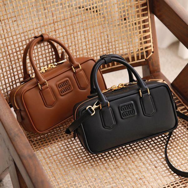 miu miu（ミュウミュウ） ショルダーバッグ ARCADIE アルカディ 5BB142