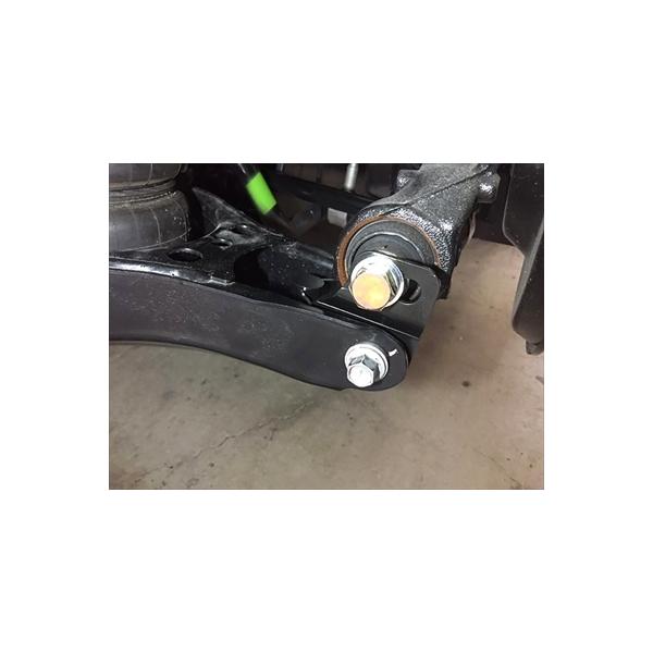 プリウス 50系 後期 リアロアアームブロック調整式 : エアロ.カスタム