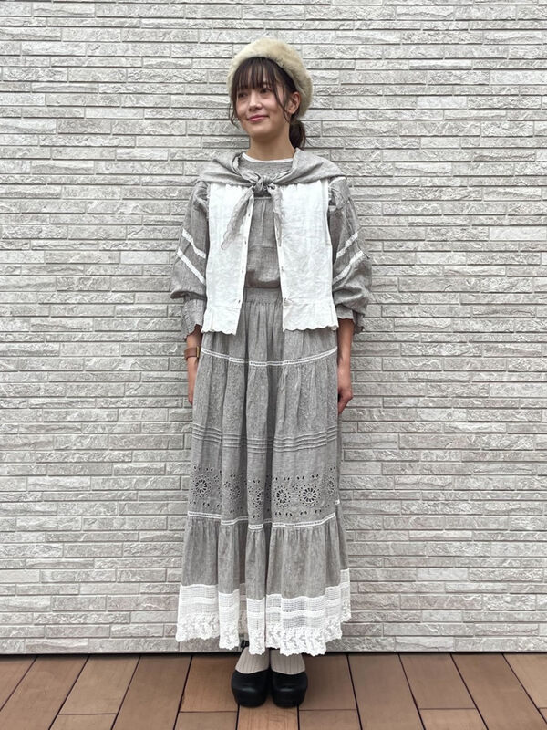 立川店/EC限定】リネンノースリレースブラウス（オフホワイト/ブラック