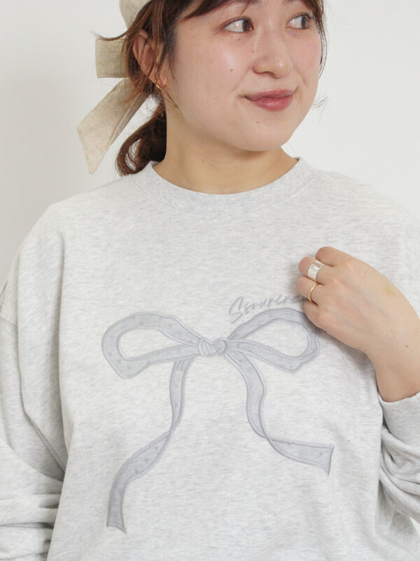 セール】 リボン&ロゴチュールアップリケ刺繍スウェット（オフ