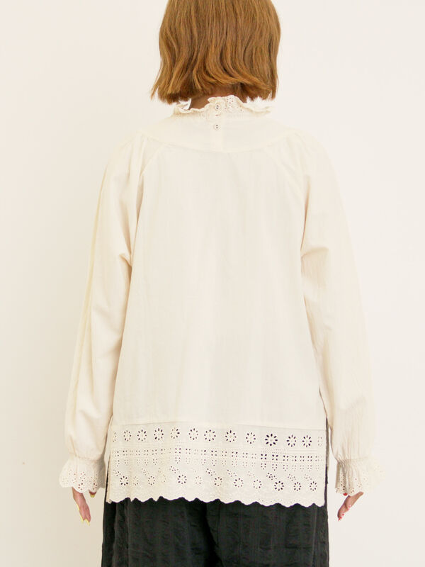 セール】 スカラップレースブラウス（オフホワイト/チャコールグレー