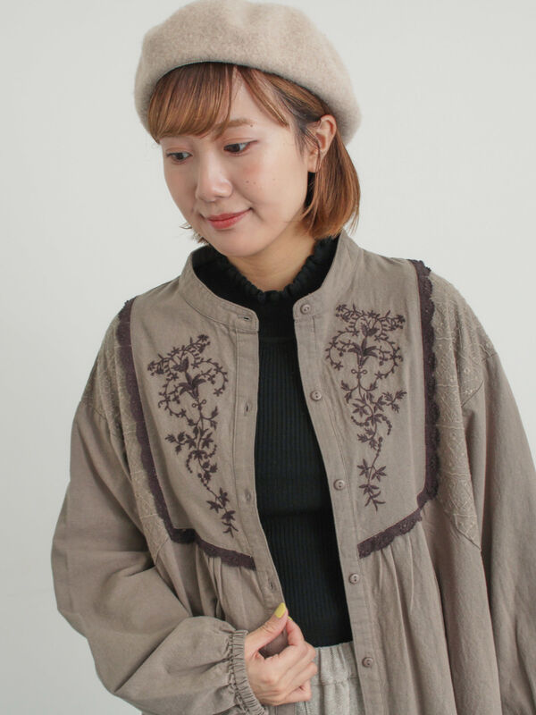 セール】 【S/Mサイズ】切替配色刺繍ワンピース（ブラック/ベージュ