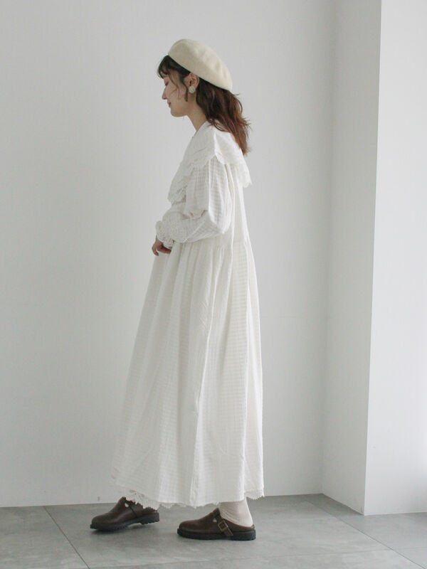 パーツレース刺繍ワンピース（オフホワイト/チャコールグレー/ミント