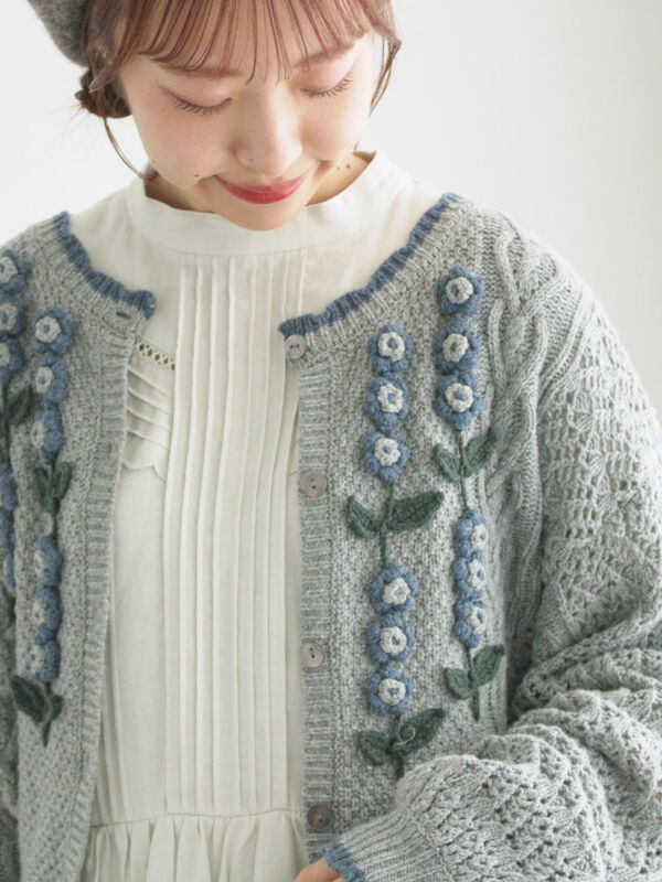 セール】 かぎ針お花モチーフ付きニットカーディガン（グレー