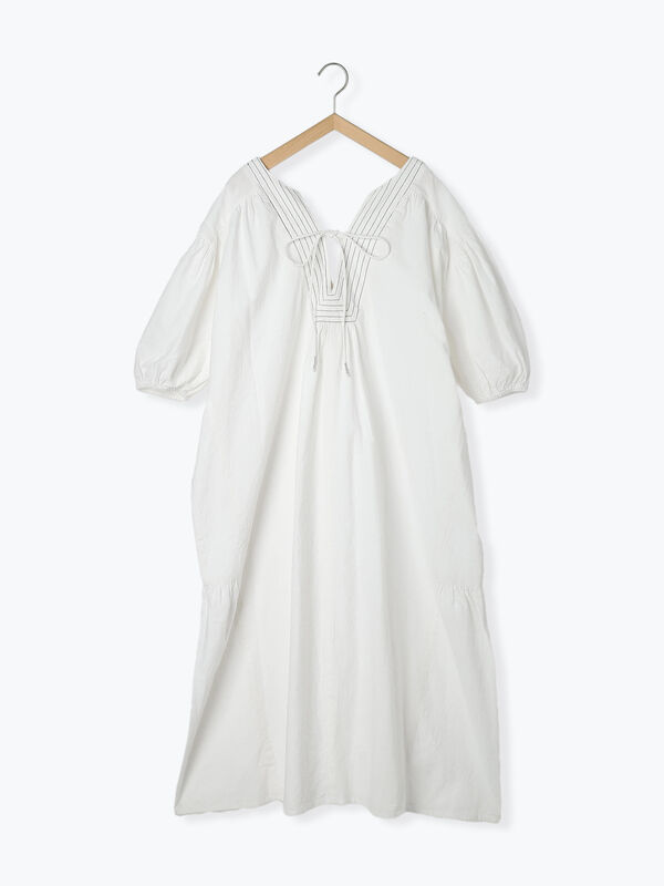 セール】 前後2WAYステッチワンピース（オフホワイト/ブラック