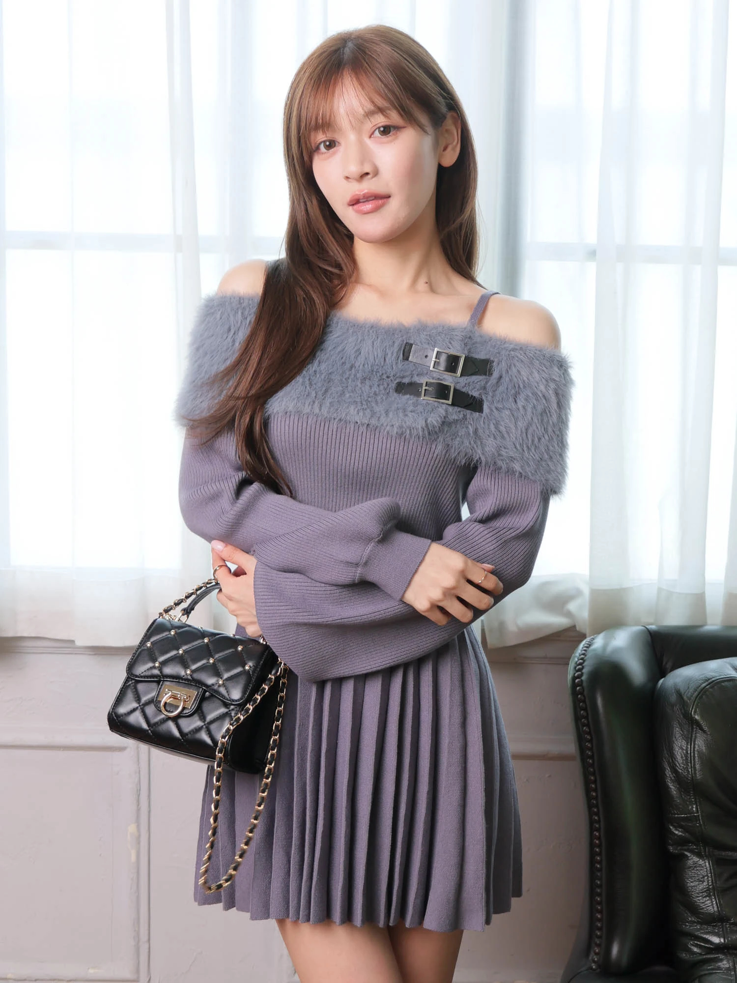 LIP SERVICE（リップサービス）｜ フェザーオフショルプリーツニット