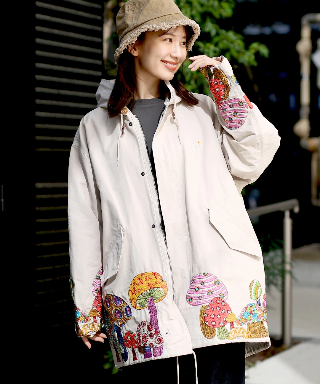 go slow caravan コットンナイロンパネル刺繍モッズコート【WEB限定