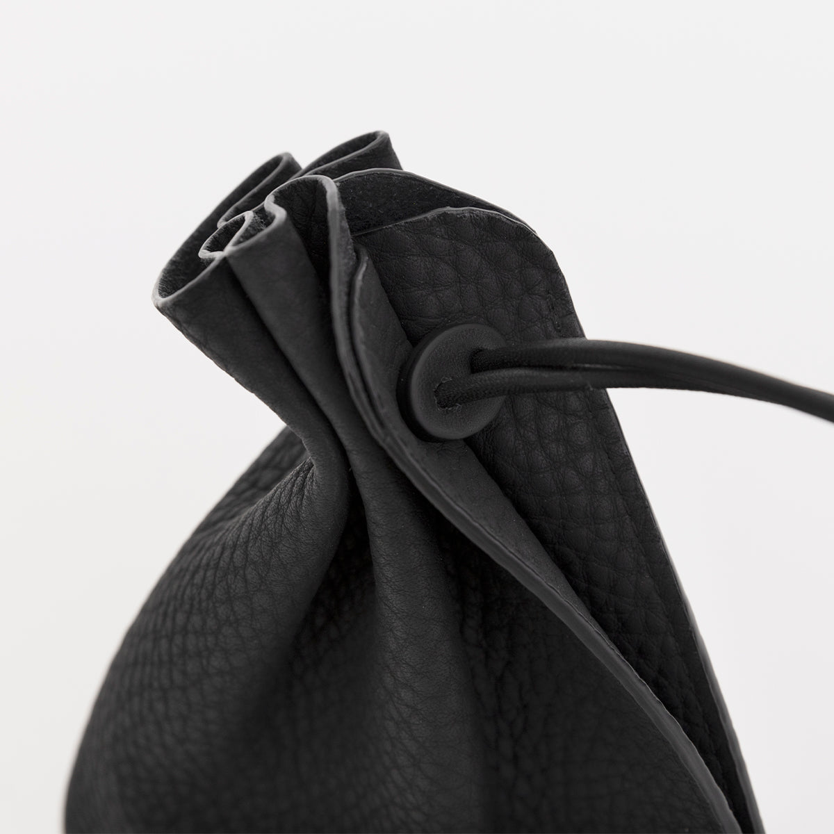 HERRIE KINCHAKU POUCH - XXS / DIPLO SKY｜ミニ巾着ポーチ 本革