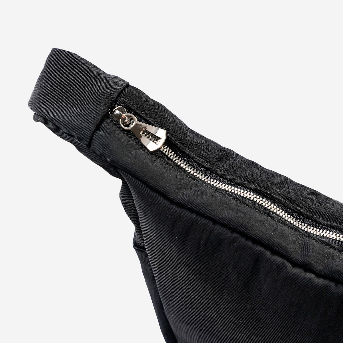 ANNIE PUFFER MINI MOON BAG / CERATO BRIGHT | Mini shoulder bag