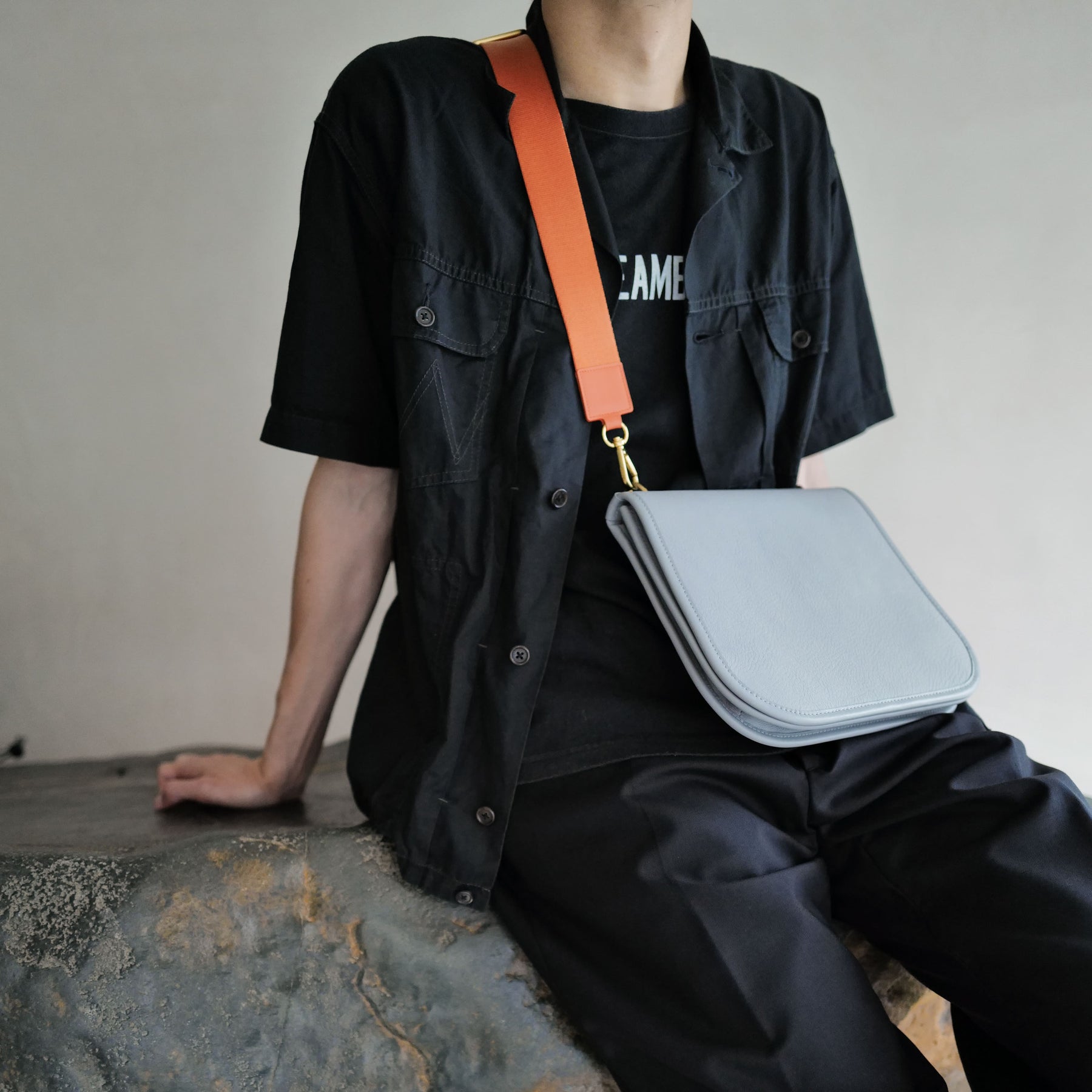 MICHELLE POSTMAN SHOULDER / DIPLO SKY｜ショルダーバッグ 本革