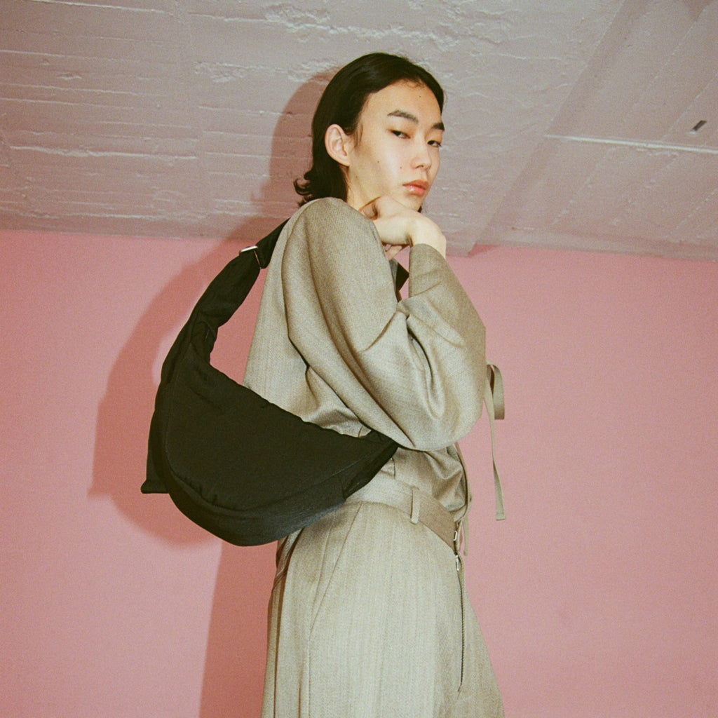 ANNIE PUFFER MINI MOON BAG / CERATO BRIGHT | Mini shoulder bag