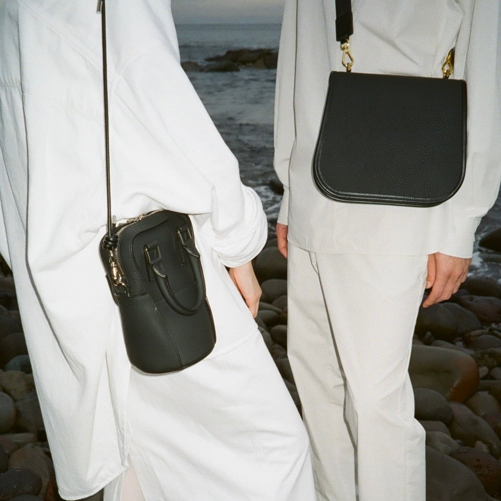 MICHELLE POSTMAN SHOULDER / DIPLO SKY｜ショルダーバッグ 本革