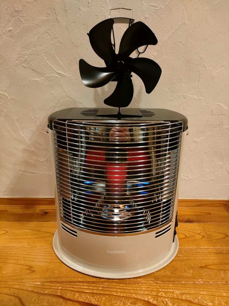 イワタニ カセットガスストーブ 新型『デカ暖Ⅱ』レビュー やかんで