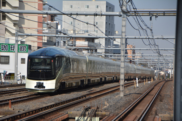 JR東日本 E001形「TRAIN SUITE 四季島」 - J鉄 online