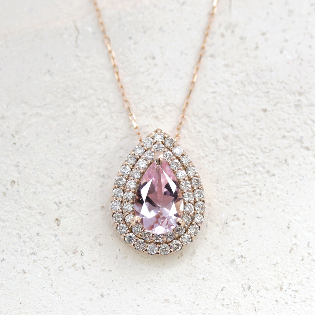 未使用 モルガナイト K18 ペンダントトップ ペアシェイプ 未使用