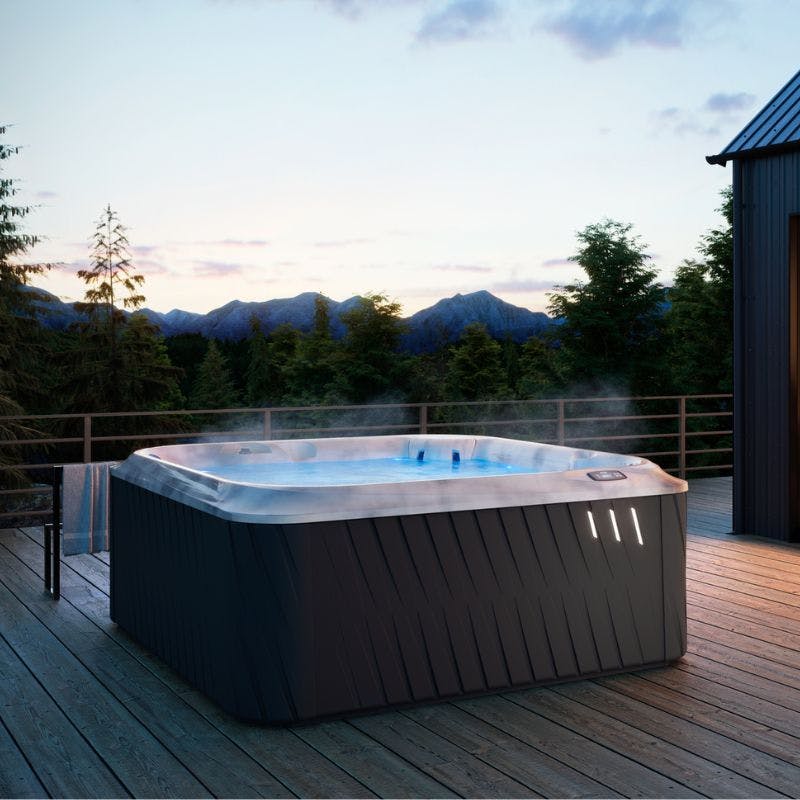 J-275™ Classic Large Hot Tub with Lounge Seat | Jacuzzi®