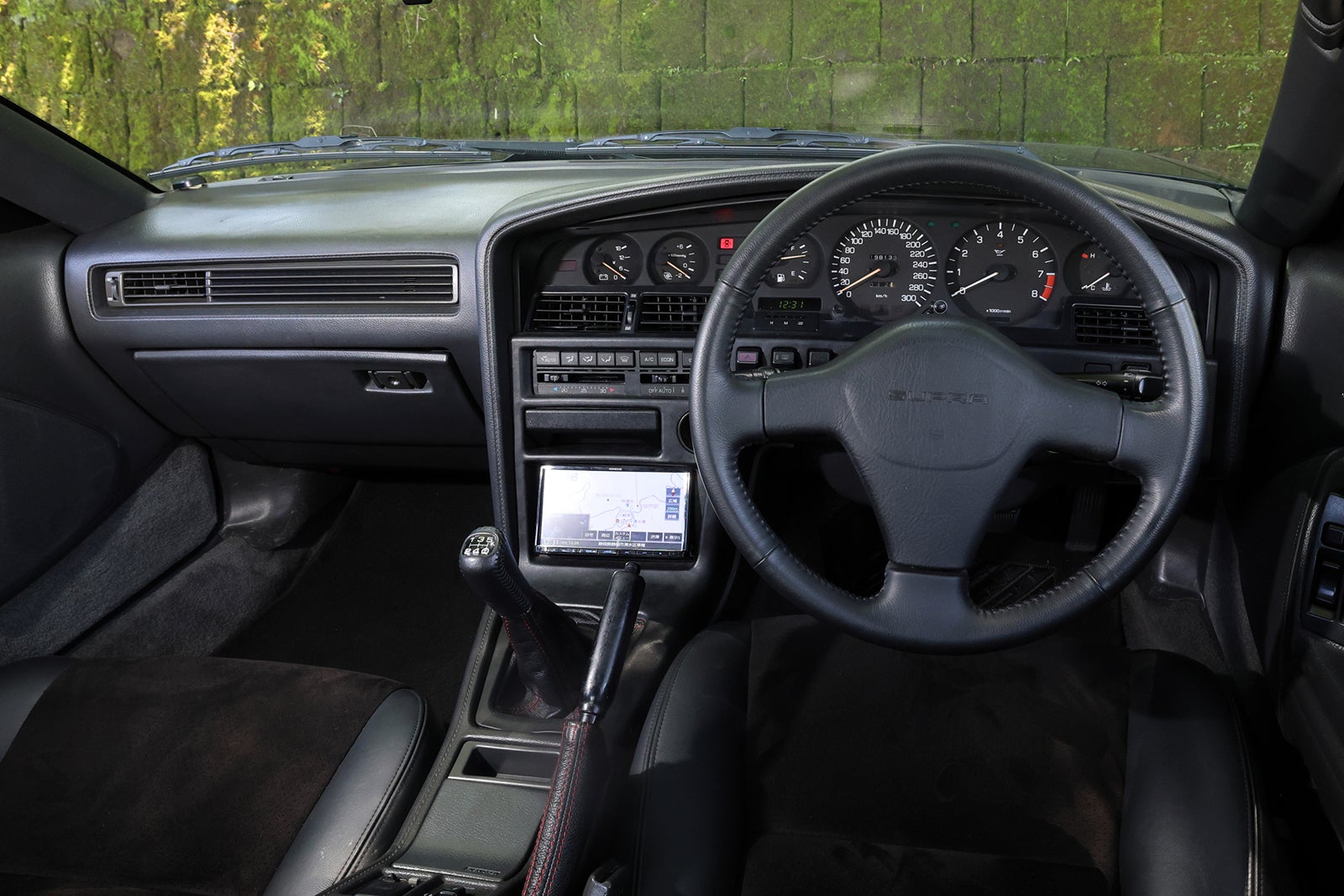 トヨタ・スープラ（A70型）をレンタル。ハイパフォーマンスだけど