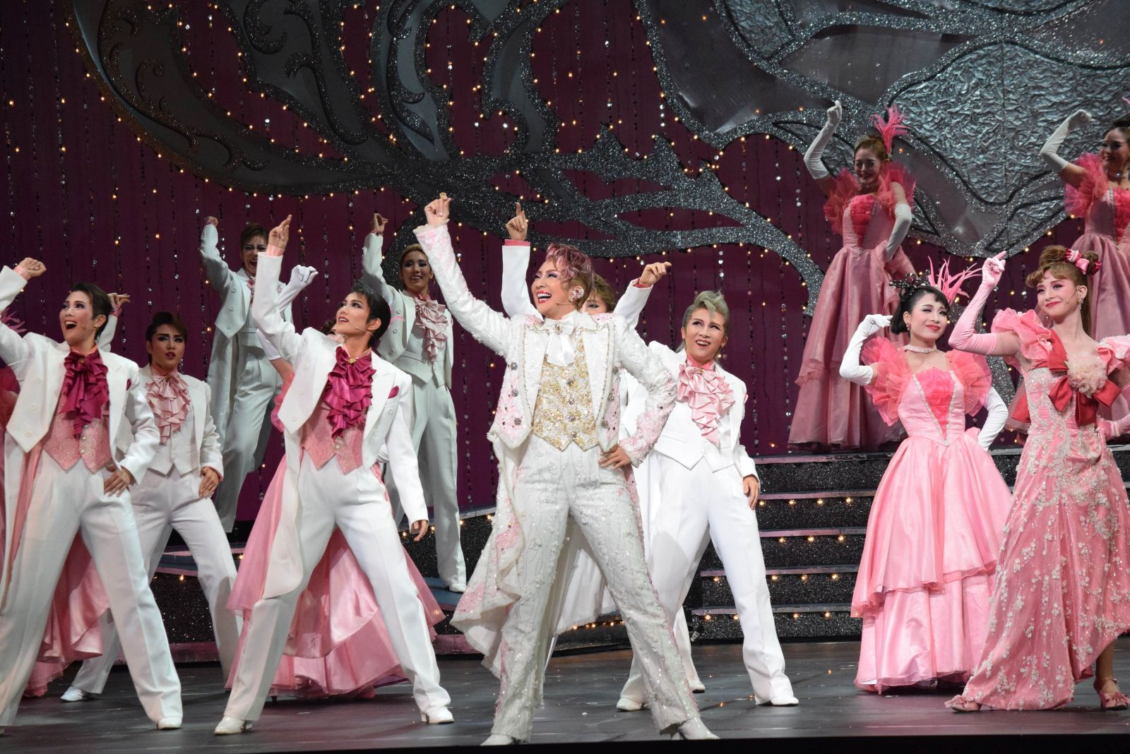 Takarazuka in Taiwan: Japanese Theater Group Mesmerizes Taipei and