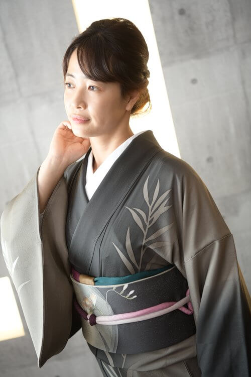 モダン訪問着レンタルセット｜チャコール・グレーの都会的デザイン