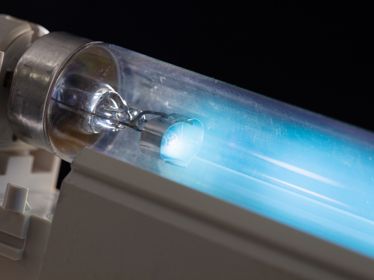 UV-180 殺菌燈式電気消毒器 衛生 清潔 殺菌 安心 安全 50/60HZ UV-180