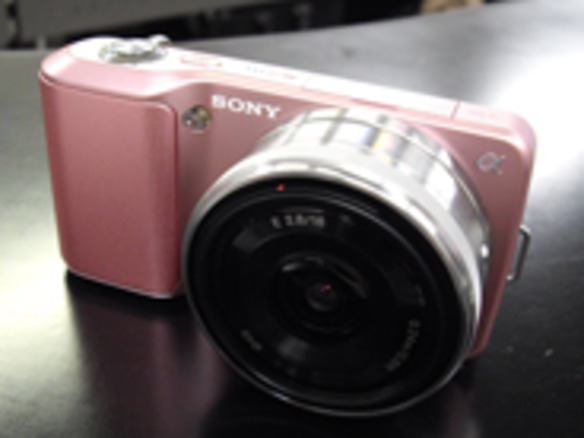 ソニー、コンパクト一眼「NEX-3」に新色ピンクを追加 - CNET Japan