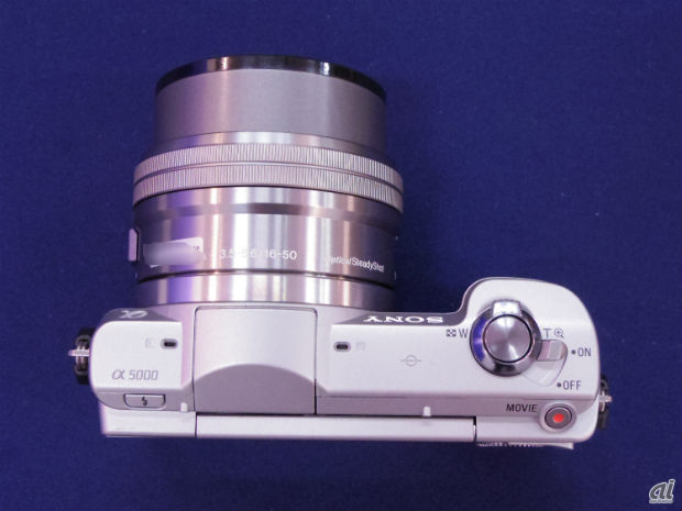 ソニー、ミラーレス一眼「α5000」を発表--2010万画素でWi-Fi内蔵
