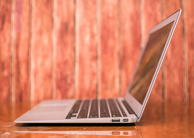 アップルの11インチ新「MacBook Air」レビュー--新価格でより高性能に