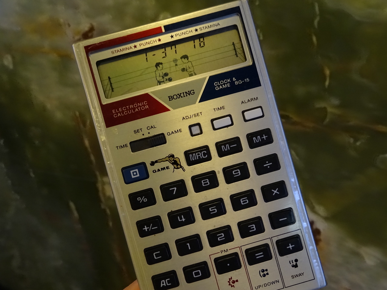 なつかしのカシオゲーム電卓も展示--写真で見る「学びと遊びの電卓