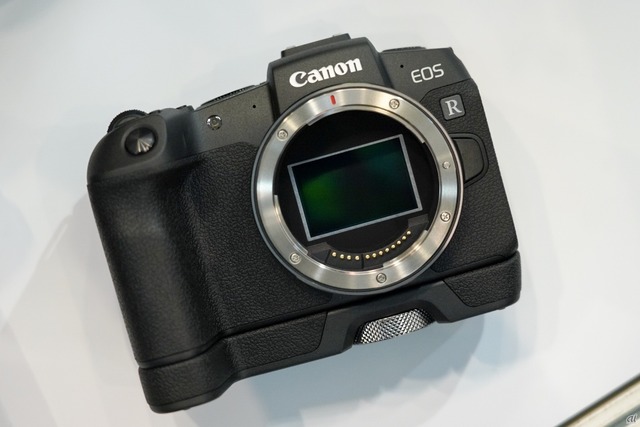 軽くて手ごろなフルサイズ--キヤノン「EOS RP」をじっくり見る - 19/42