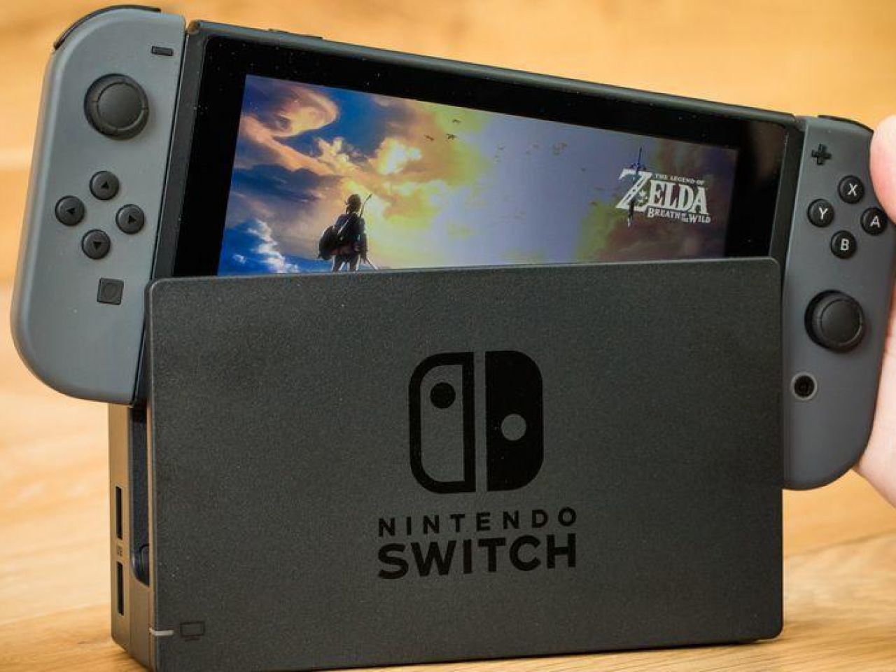 任天堂、「Switch」の新型モデル2種を2019年夏に発表か - CNET Japan