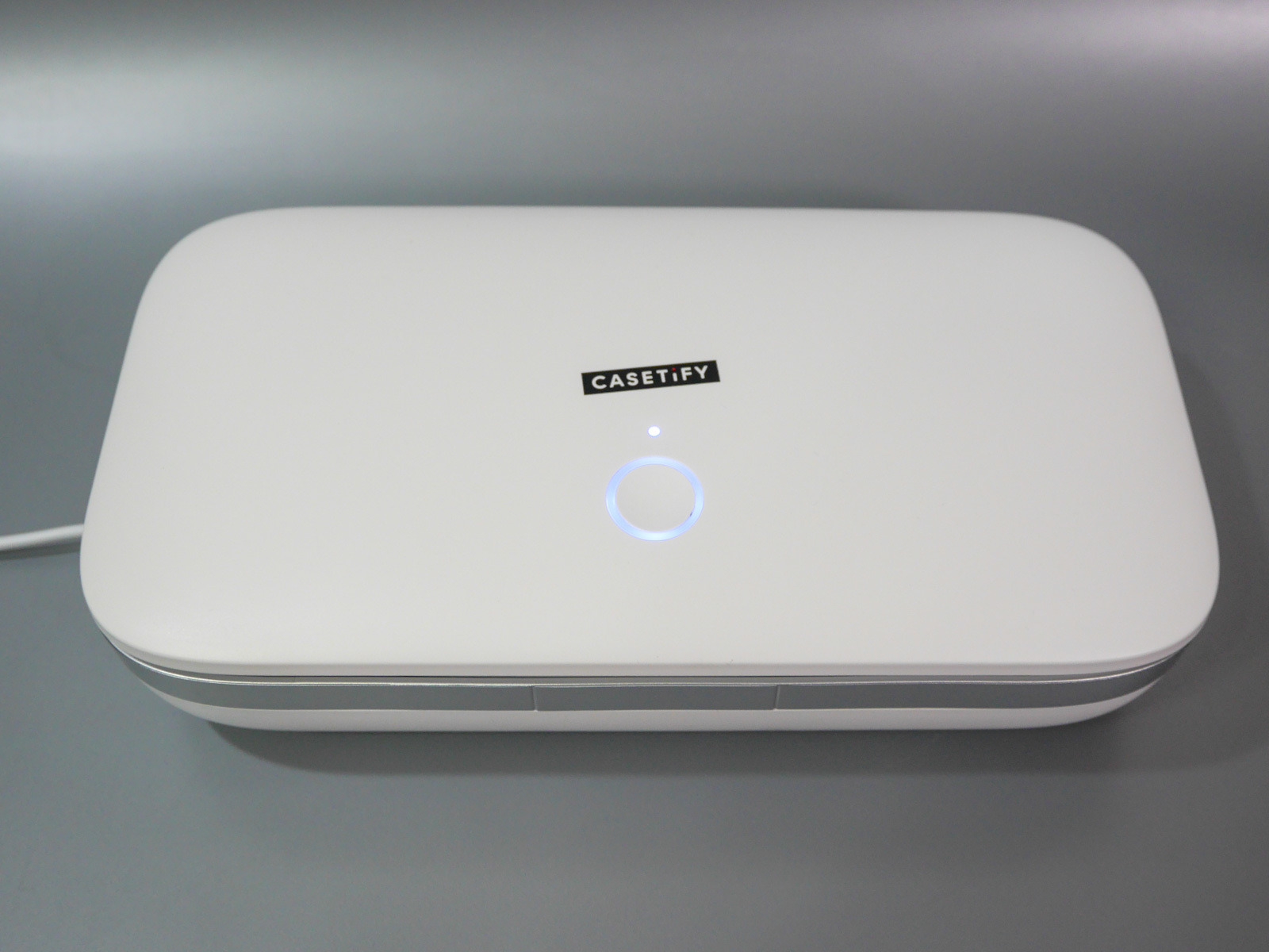 スマホの除菌と充電が同時にできる「スマホ用UVサニタイザー」--コロナ