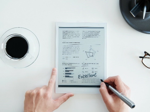 タブレットにないデジタルのよさを--FCCL、電子ペーパー「QUADERNO