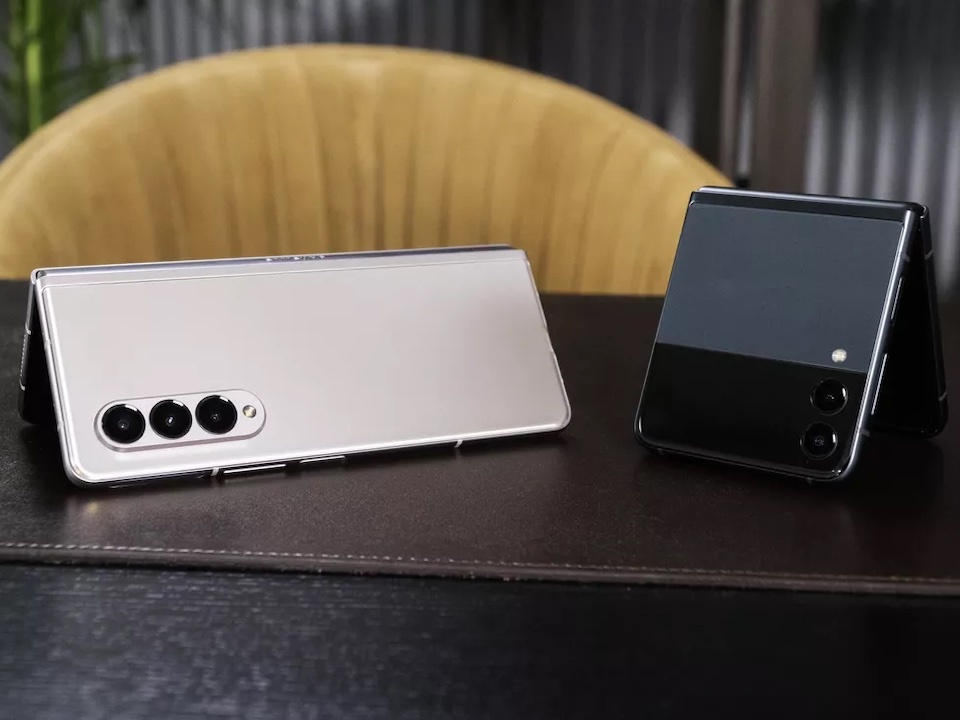 サムスン、新型折りたたみスマホ「Galaxy Z Fold3 5G」「Galaxy Z