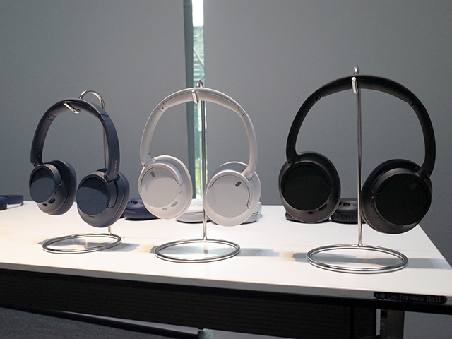 ソニー、長時間使用に耐える装着性と駆動を実現したワイヤレス