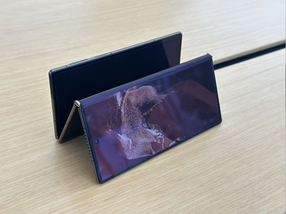 世界初3つ折りスマホの衝撃--「HUAWEI Mate XT ULTIMATE DESIGN」を