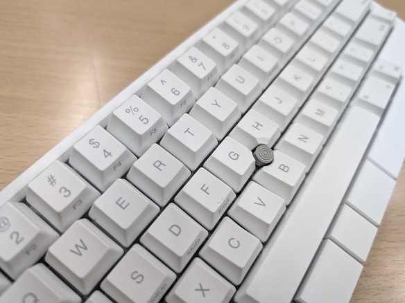 写真で見る「HHKB Studio」の新色「雪」 - CNET Japan