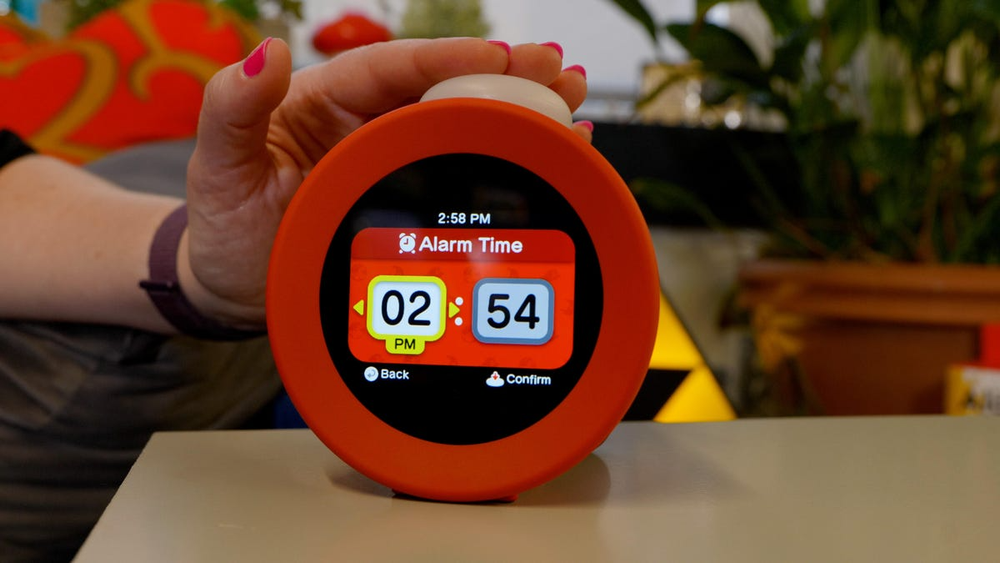 マリオやゼルダの音楽でお目覚め、任天堂の目覚まし時計「Alarmo」を
