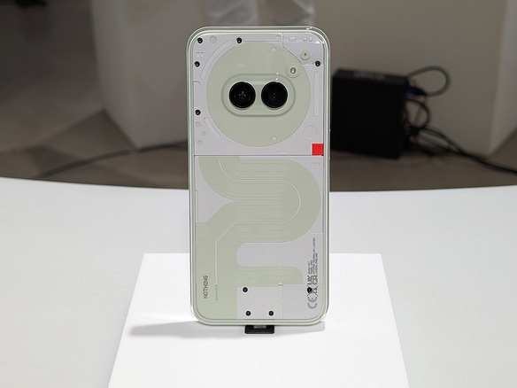 Nothing、12分で完売の蓄光スマホ「Phone (2a) Community Edition